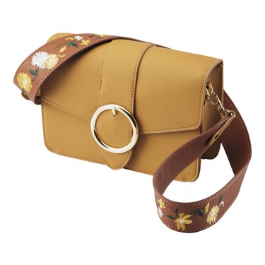 Gu公式 エンブロイダリーストラップバッグ ファッション通販サイト Gu公式 エンブロイダリーストラップバッグ ファッション通販サイト