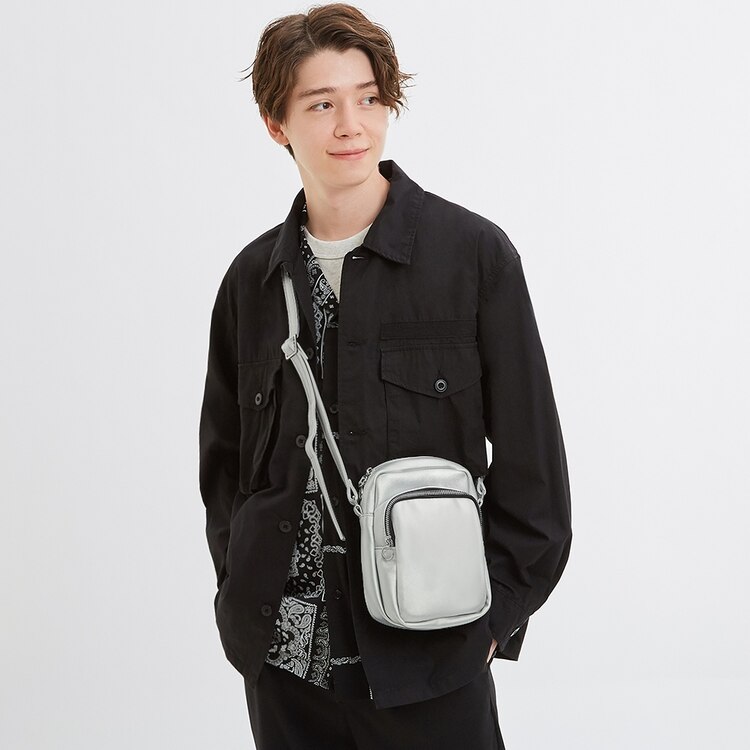 レザータッチスクエアショルダーバッグ E Gu ジーユー 公式通販オンラインストア