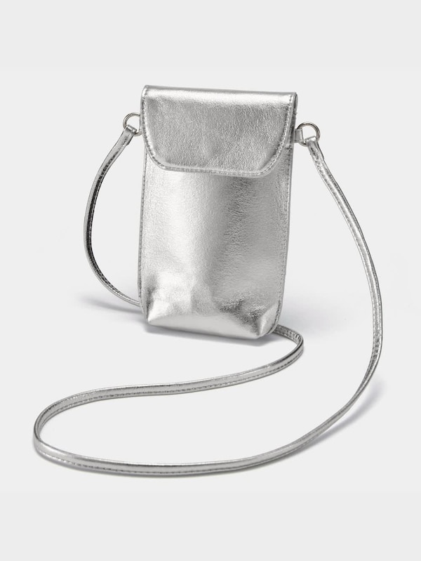 レザータッチネックポーチ