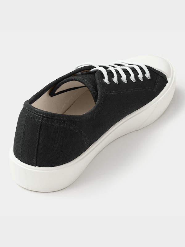 クリーンキャンバススニーカー