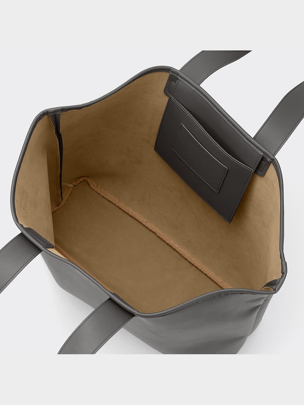 レザータッチトートバッグ