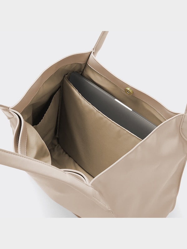 ライト&ソフトレザータッチトートバッグ