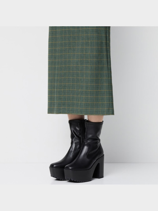 チェックナロースカート