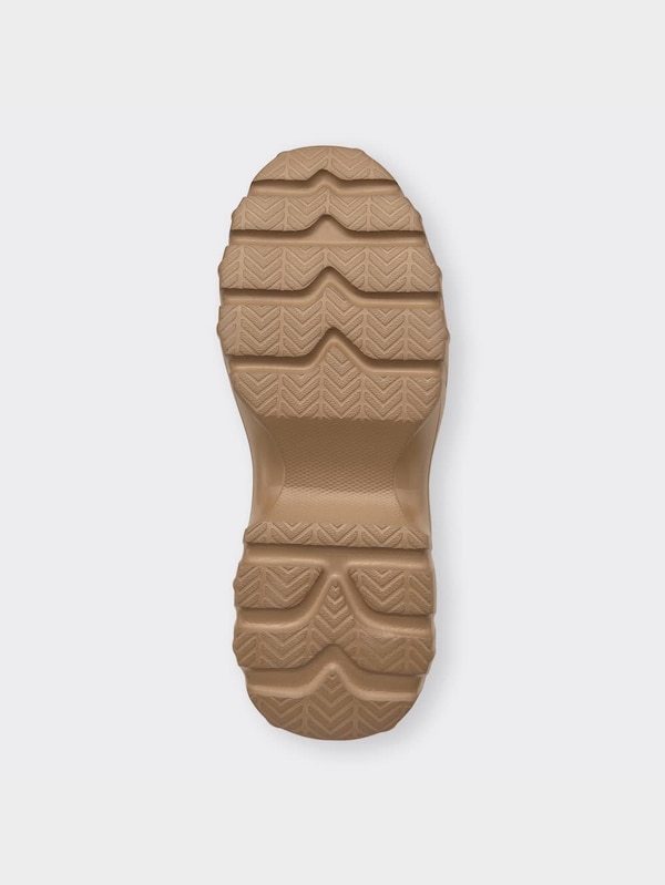 ボリュームソールトレッキングスニーカー