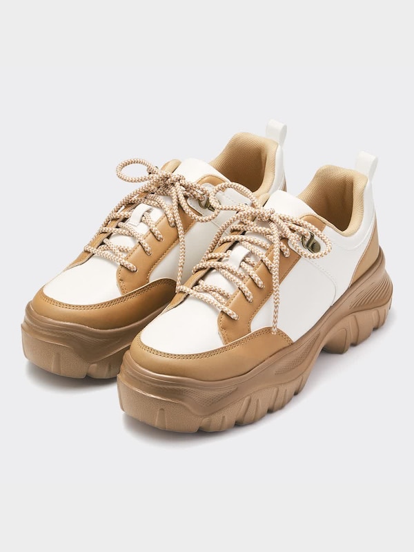 ボリュームソールトレッキングスニーカー