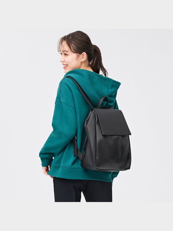 ライト&ソフトレザータッチバックパック+E