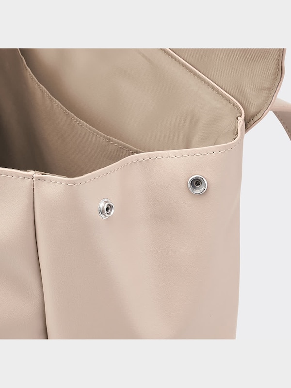 ライト&ソフトレザータッチバックパック+E