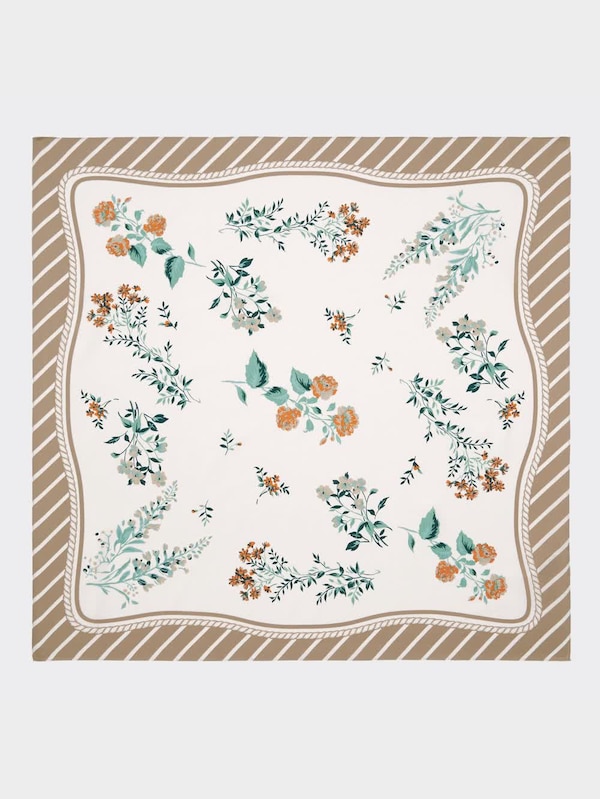 フラワースカーフ