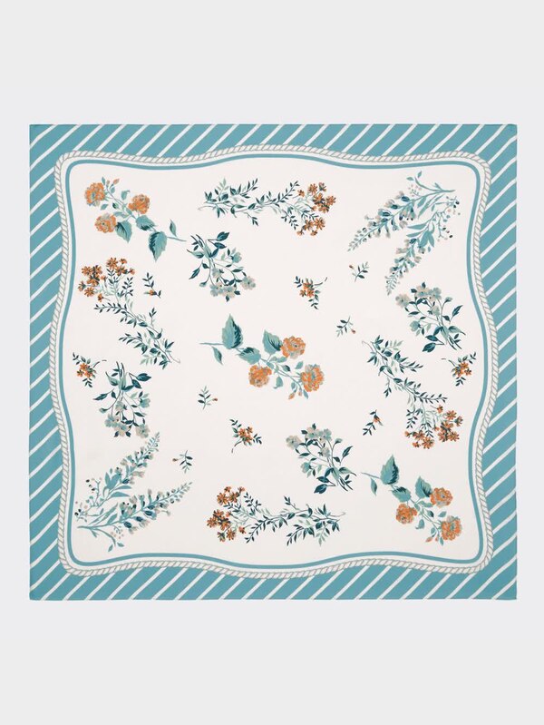 フラワースカーフ