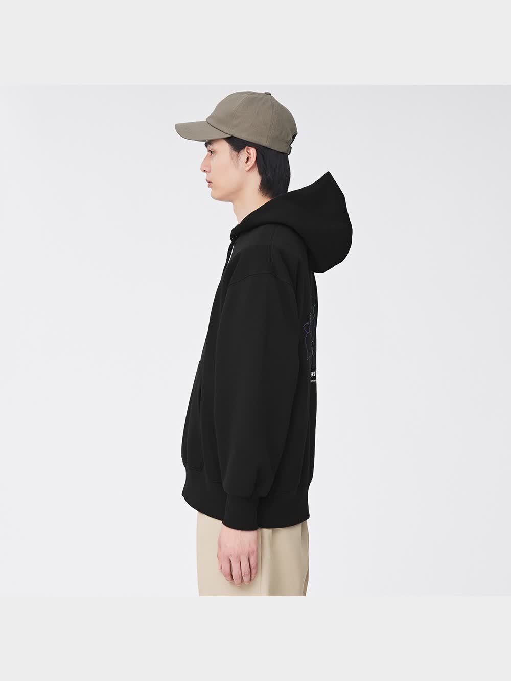 鬼滅の刃 XL パーカー　柱 勢ぞろい フード パーカ 黒 ジーユー gu 鬼滅の刃 XL gu パーカー ジーユー 柱 勢ぞろい フード パーカ