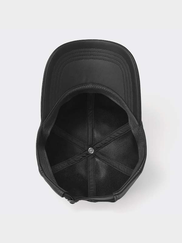 UVカットレザータッチキャップ+E