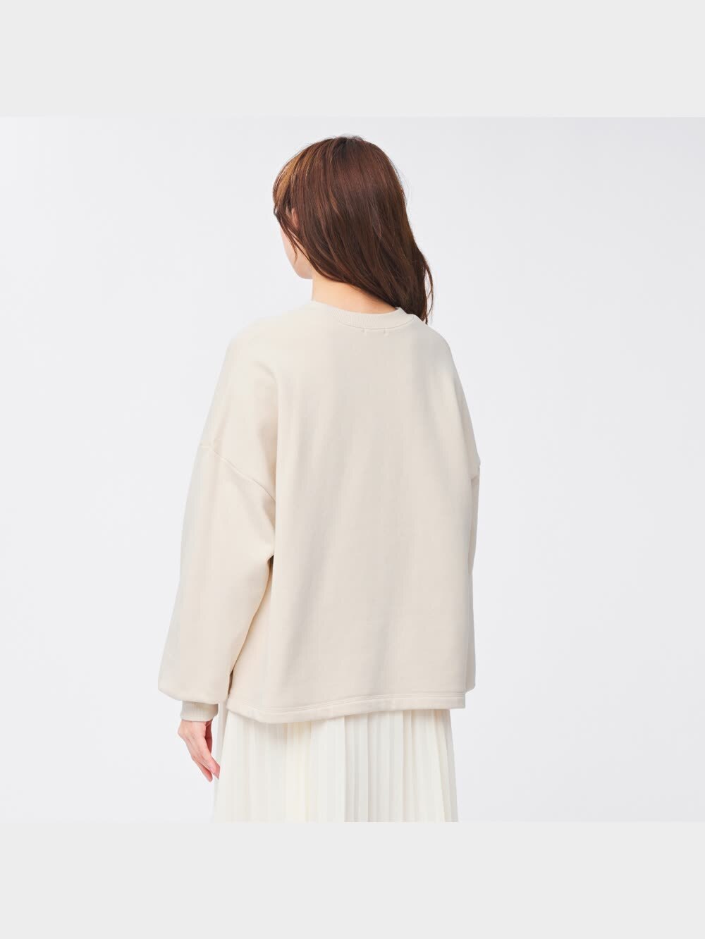 GU公式 | グラフィッククロップドスウェットプルオーバー(長袖)(ロゴ)