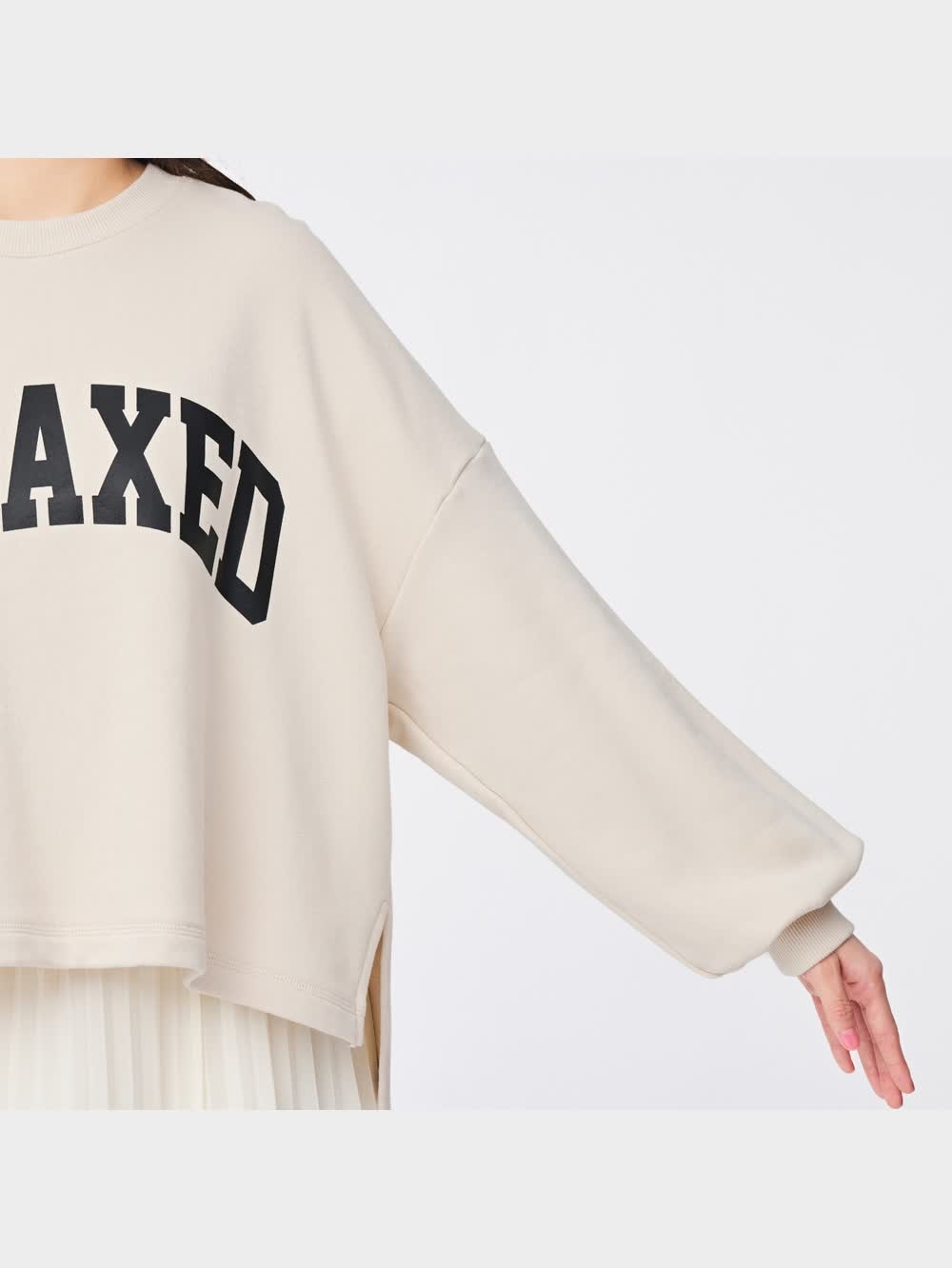 GU公式 | グラフィッククロップドスウェットプルオーバー(長袖)(ロゴ)