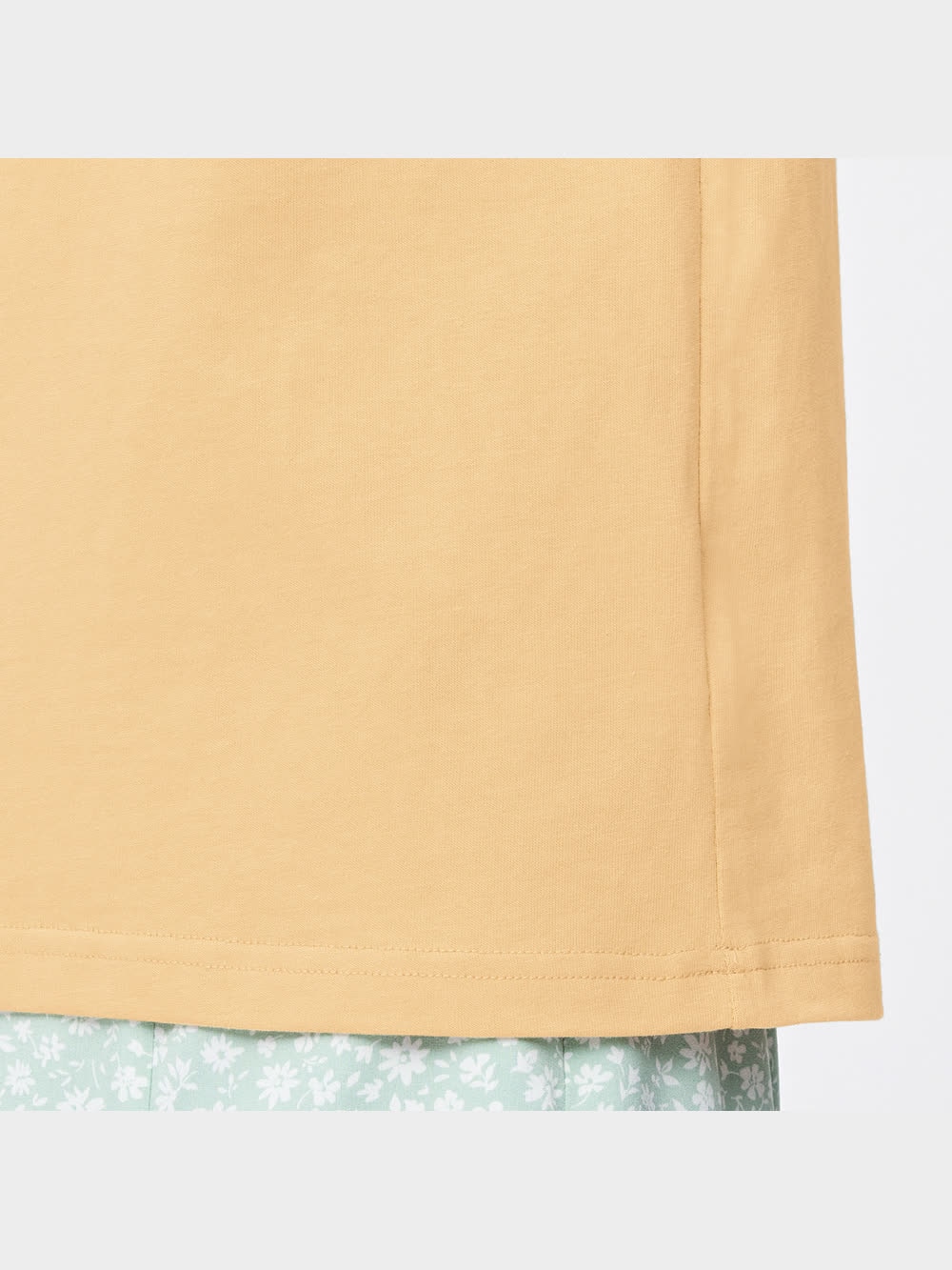 GU公式 | グラフィックリンガーT(半袖)(ロゴ)