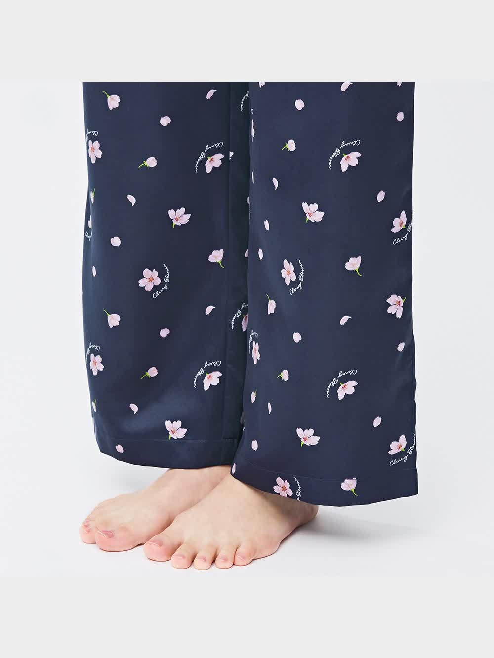 GU公式 | サテンパジャマ(長袖&ロングパンツ)(サクラ)