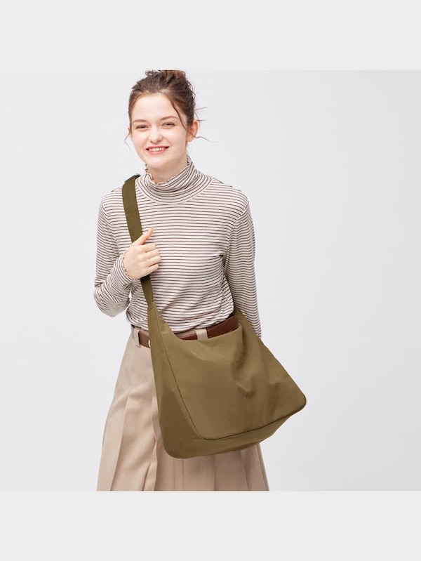 ラウンドショルダーバッグ