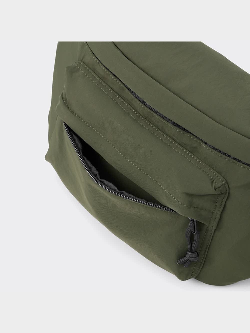 GU公式 | ボディバッグ