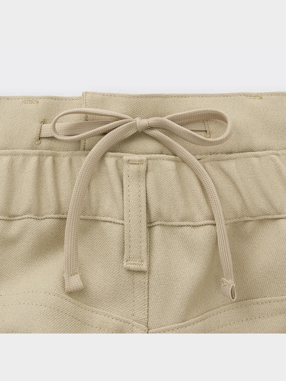 GU公式 | センタープレスストレートパンツ(丈標準69.0～73.0cm)