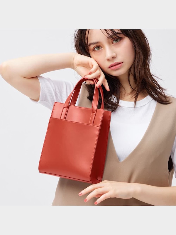 ライトバーティカルショルダーバッグ