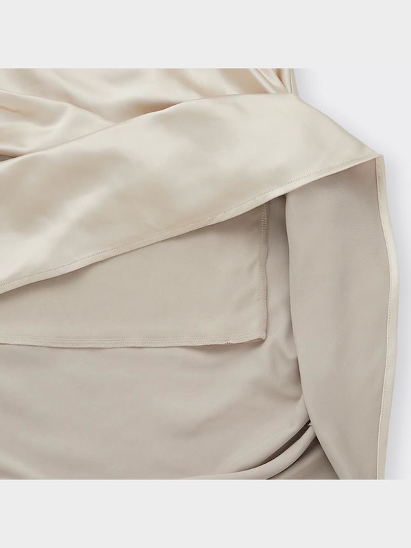 サテンロングスカート(丈標準83.0～90.0cm)