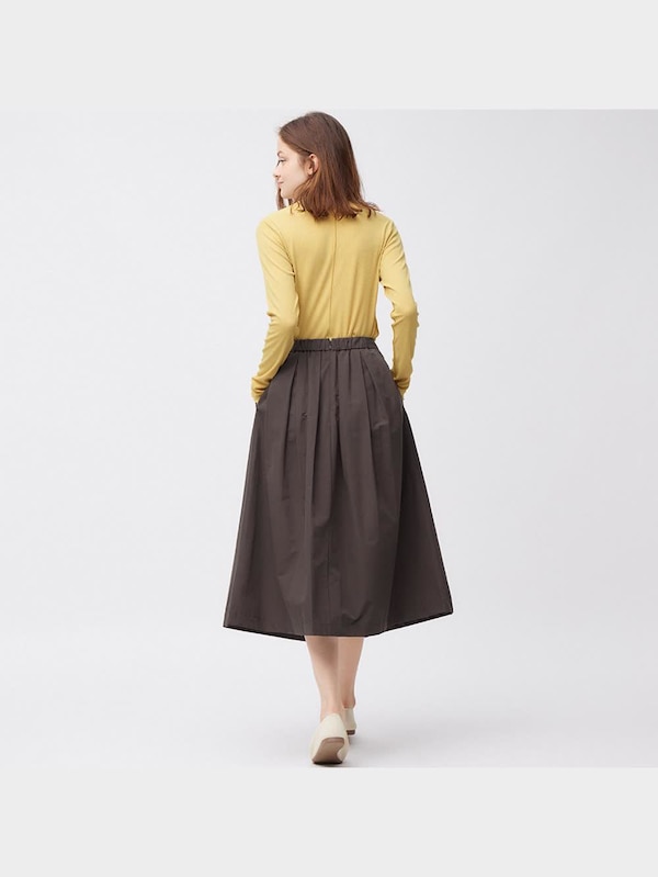 タフタフレアミディスカート