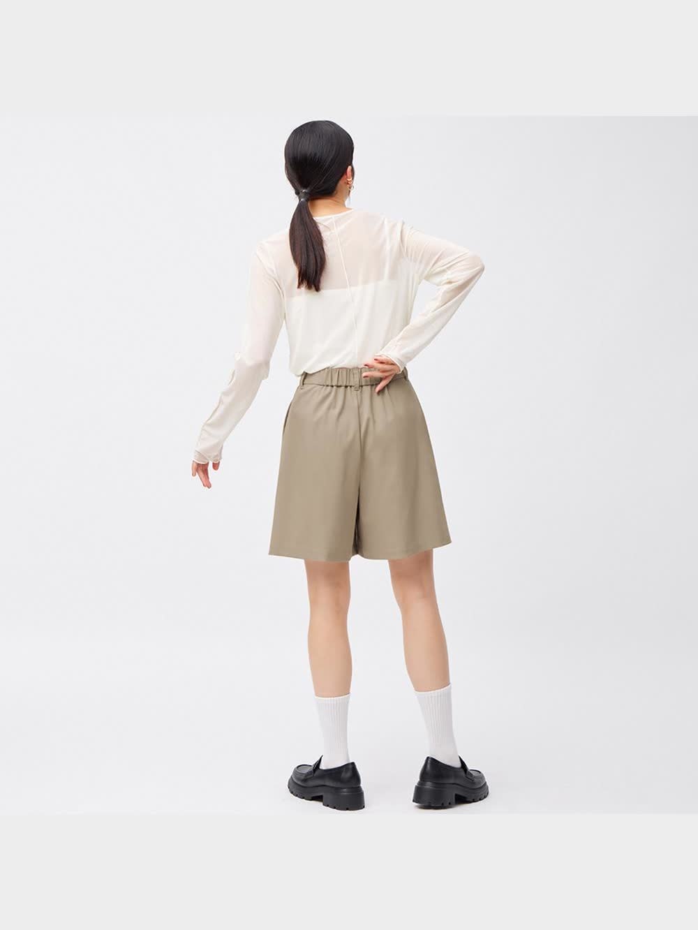 GU公式 | タックハーフパンツ(セットアップ可能) GU公式 | タックハーフパンツ(セットアップ可能)