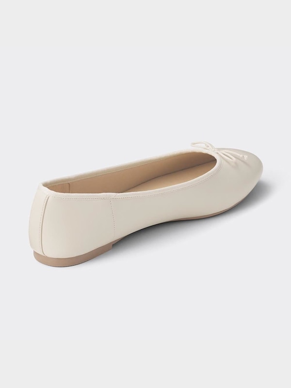 バレエシューズ