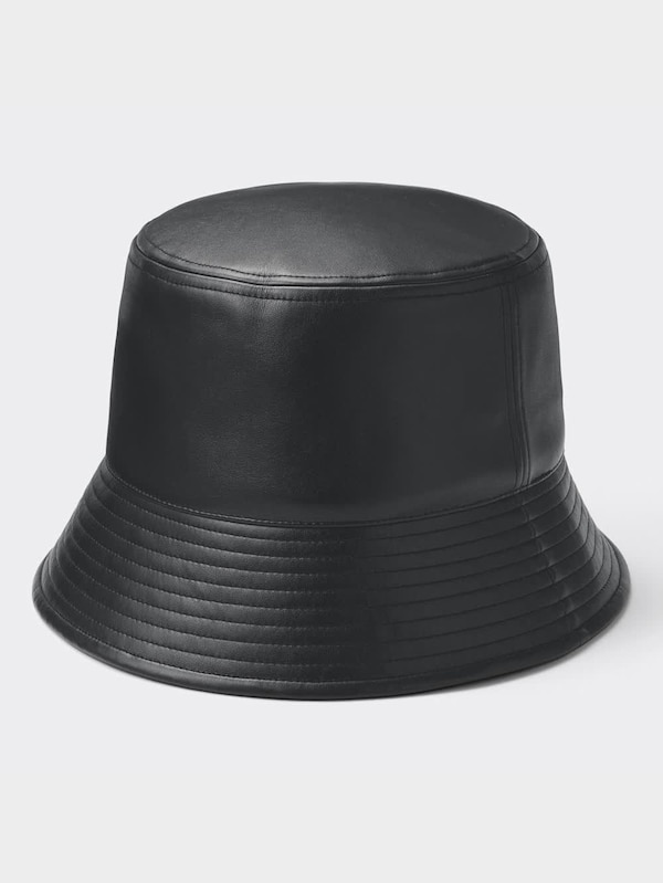レザータッチバケットハット
