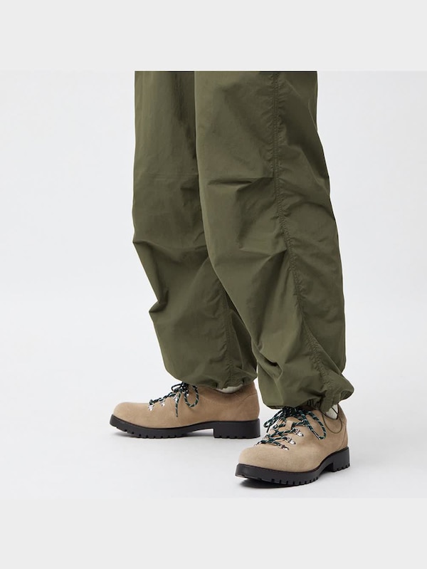 パラシュートパンツ