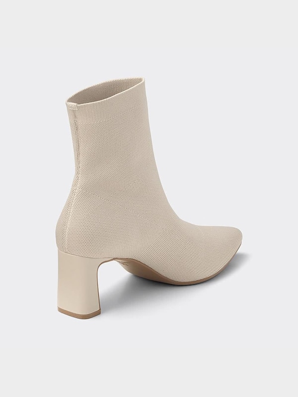 ポインテッドニットブーツ