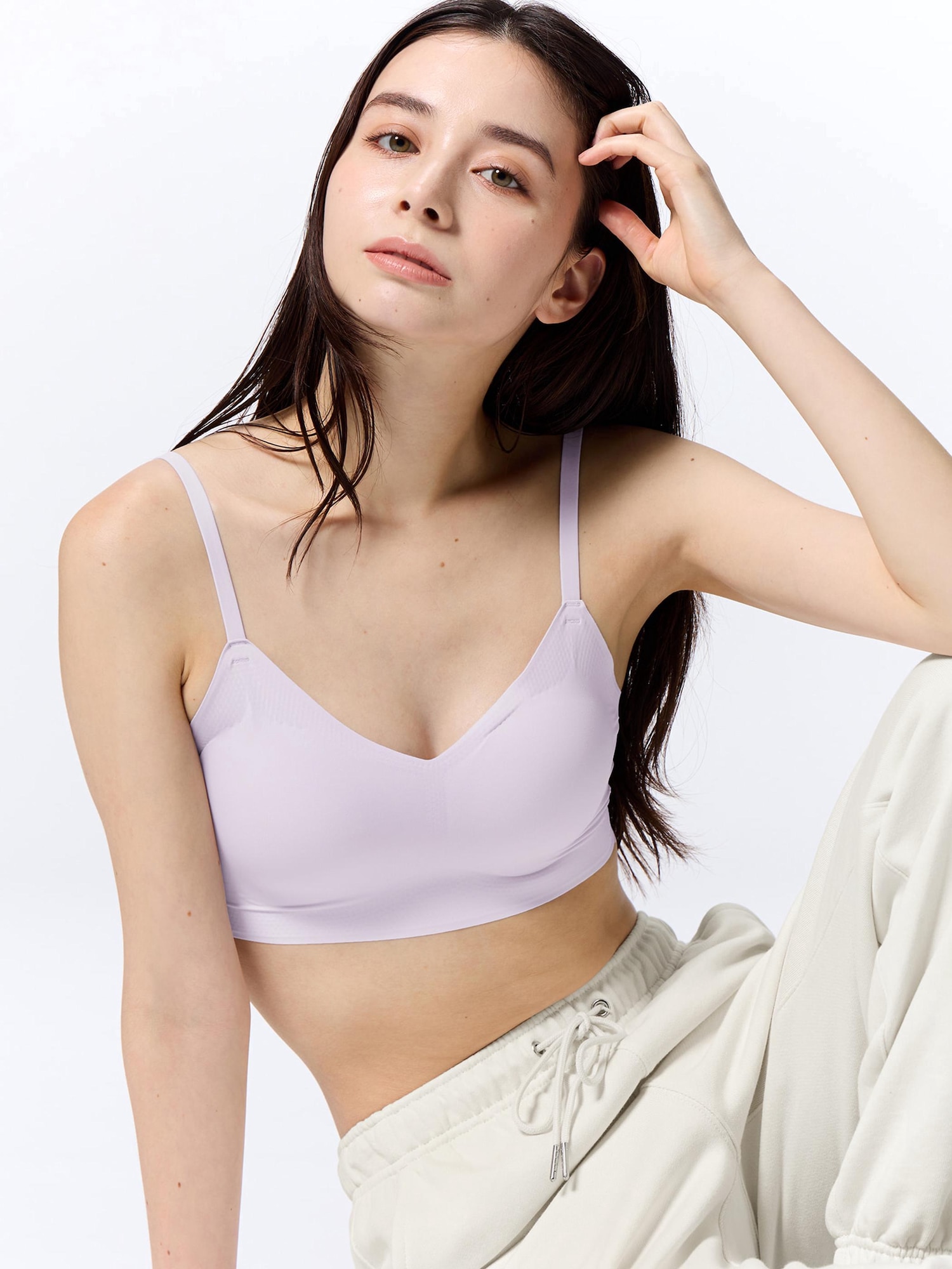 GU公式 | エアリーシームレスブラ(ストラップ)(ノンワイヤー