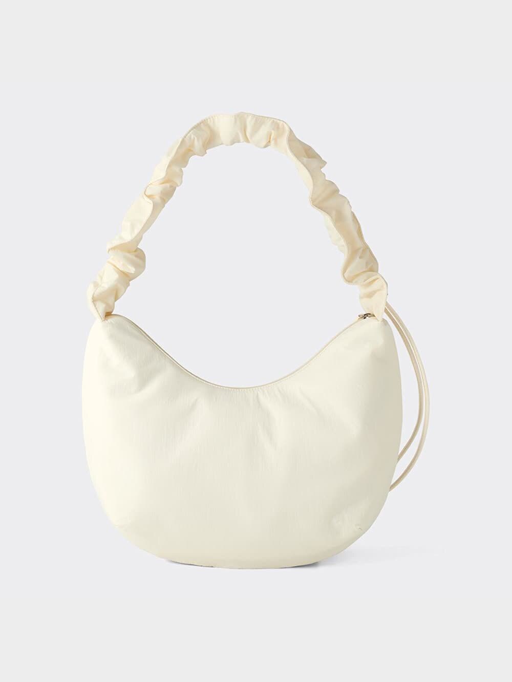 ま*ん様 23-24 BENTL AXTION 美品 定価49500円 GU公式 | ナイロンギャザーハンドルバッグ