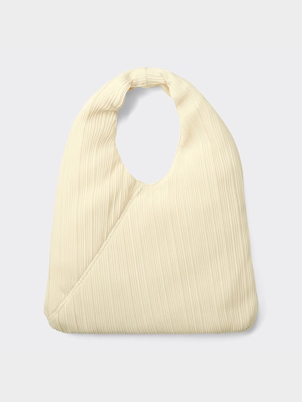 プリーツトライアングルバッグ