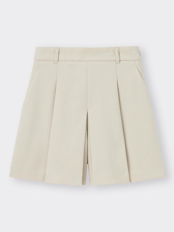 タックショートパンツ