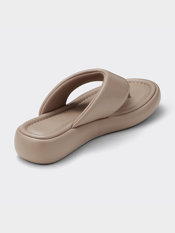 プラットフォームトングサンダル