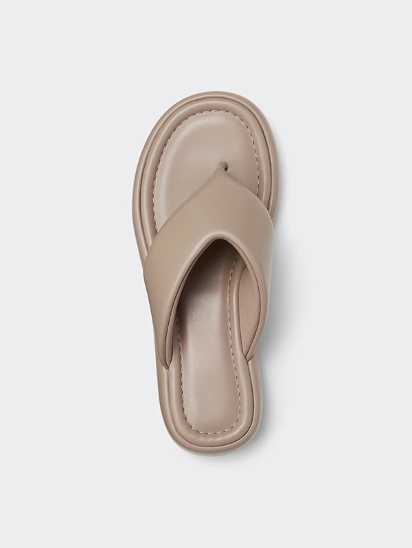 プラットフォームトングサンダル