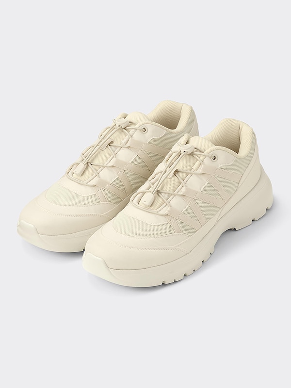 トレイルスニーカー