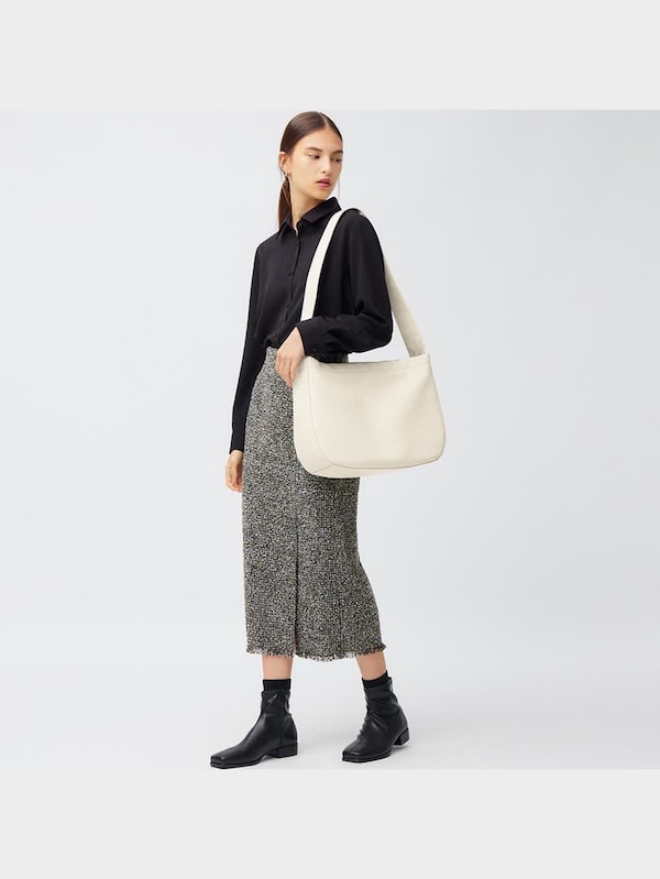 レザータッチラウンドショルダーバッグ