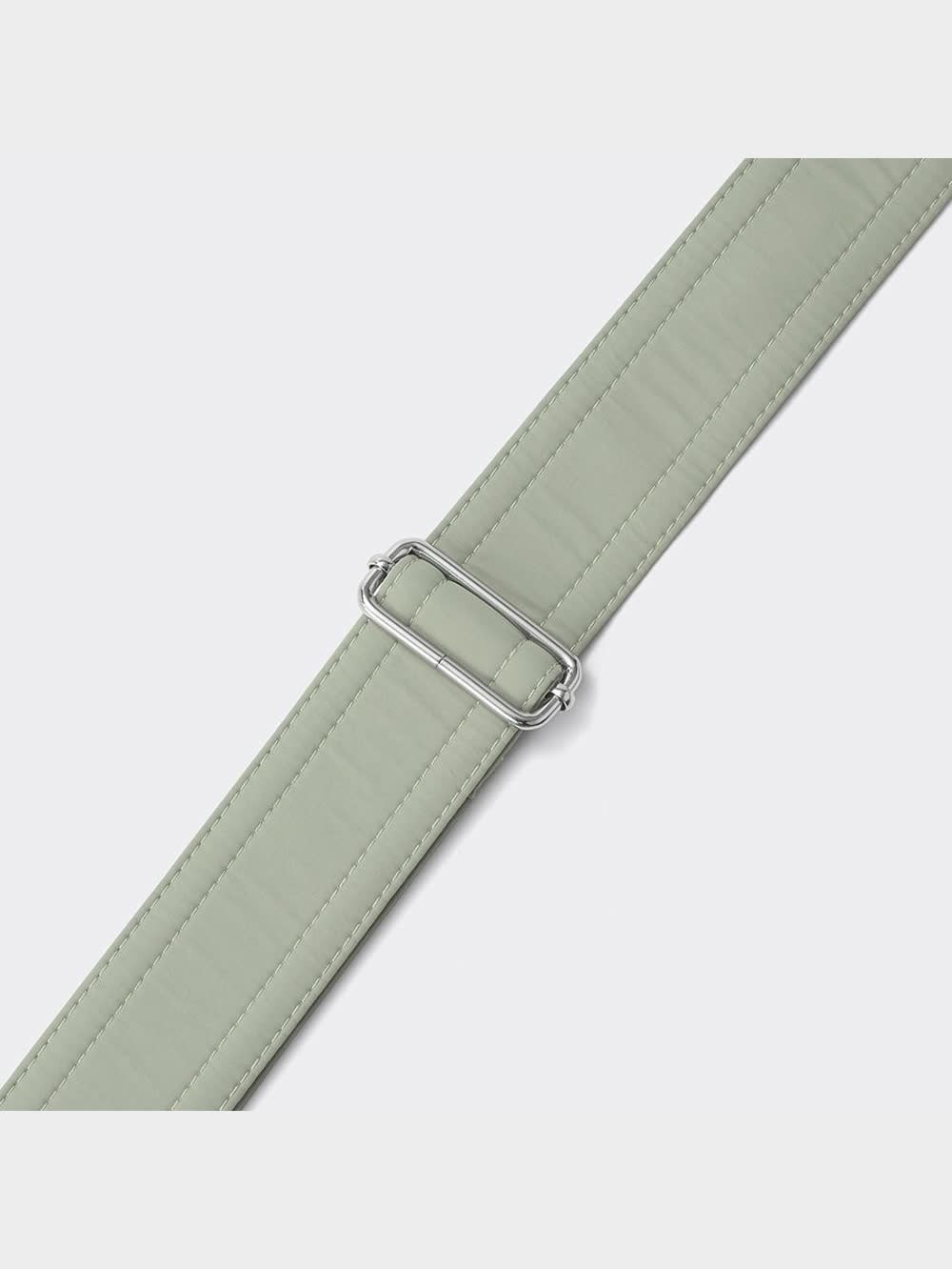 GU公式 | ナイロンドローストリングショルダーバッグ