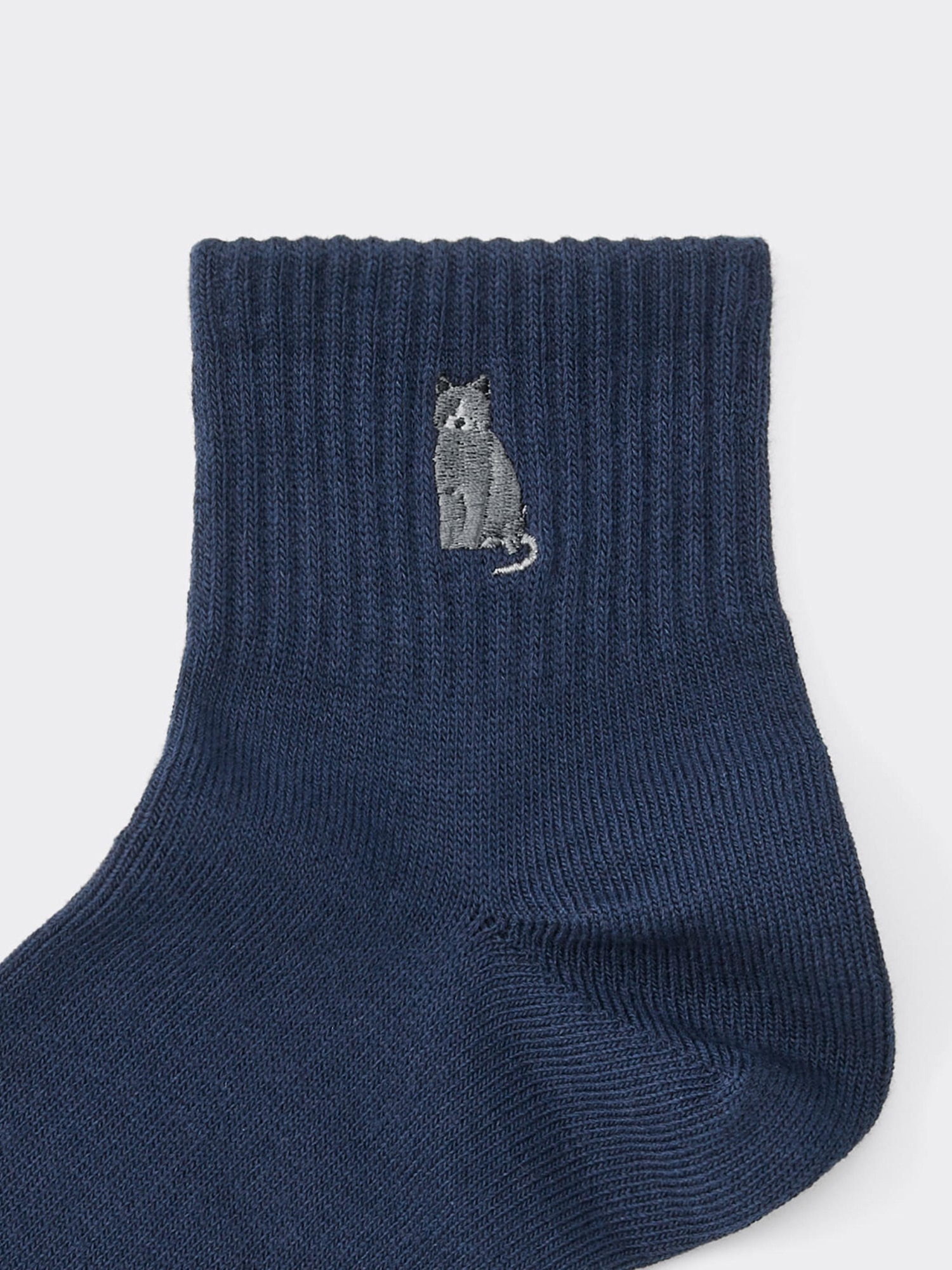 GU公式 | アンクルソックス(刺繍)