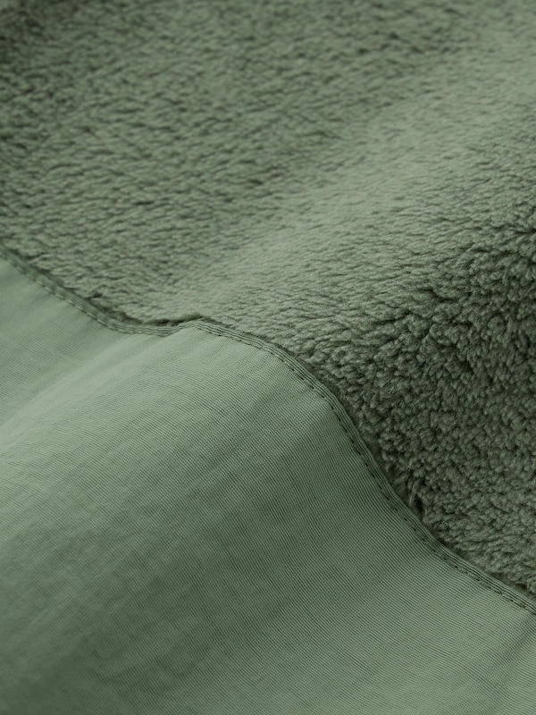 フリースジャケット METAL GEAR SOLID Δ