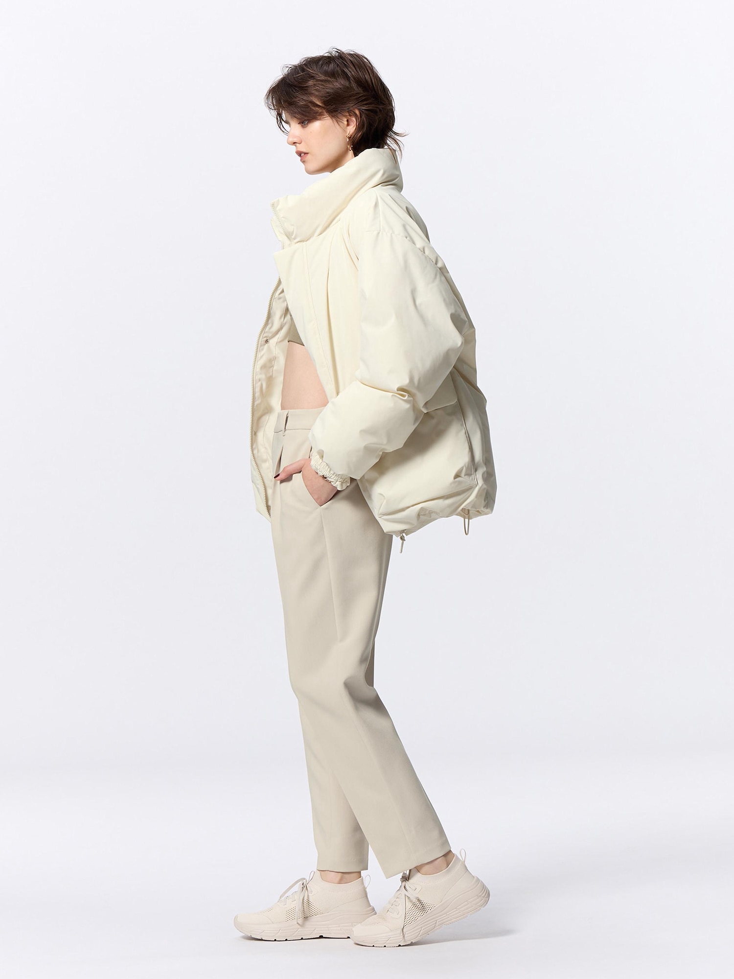 GU公式 | タックテーパードパンツ(丈標準65.0～69.0cm)