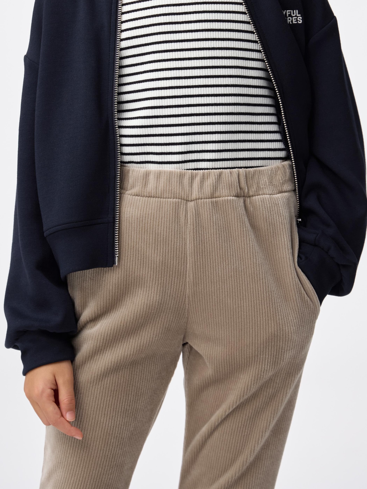 GU公式 | GIRLSヌクヌクニットコールフレアパンツ