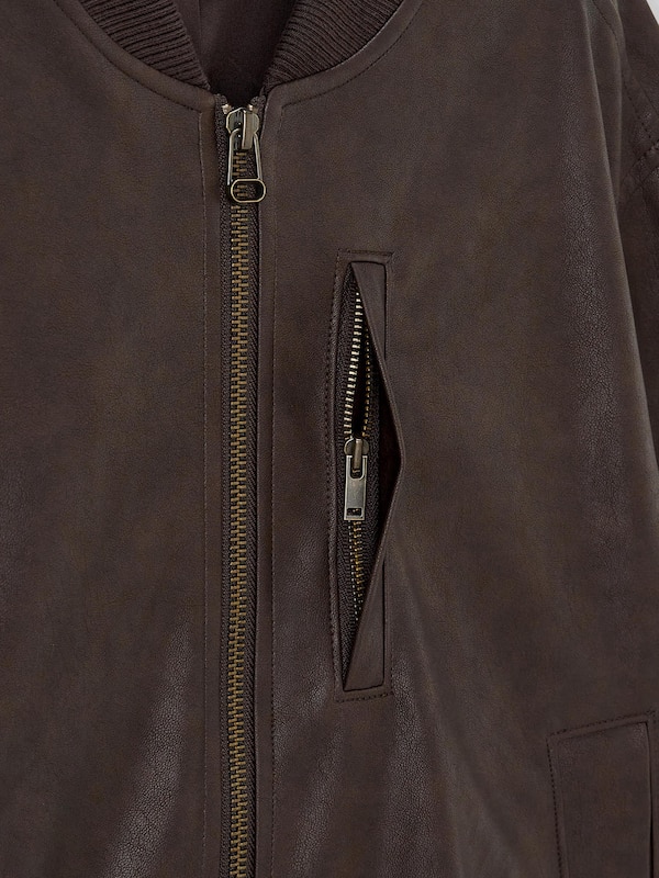 レザータッチブルゾン