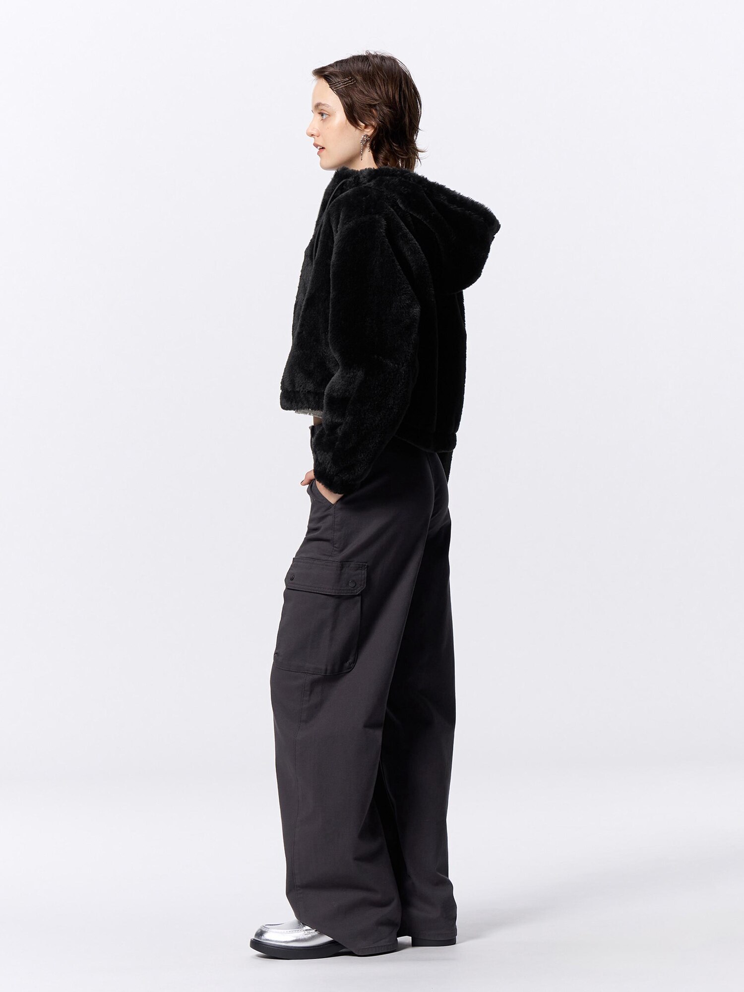 COS ユーティリティバレルレッグカーゴパンツ ブラック BARREL-LEG UTILITY TROUSERS バレルレッグユーティリティパンツ