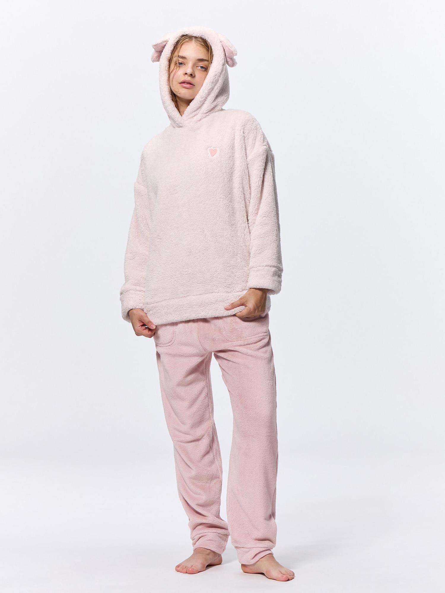 GU公式 | マシュマロフィールフーディセット(長袖)(ハート)