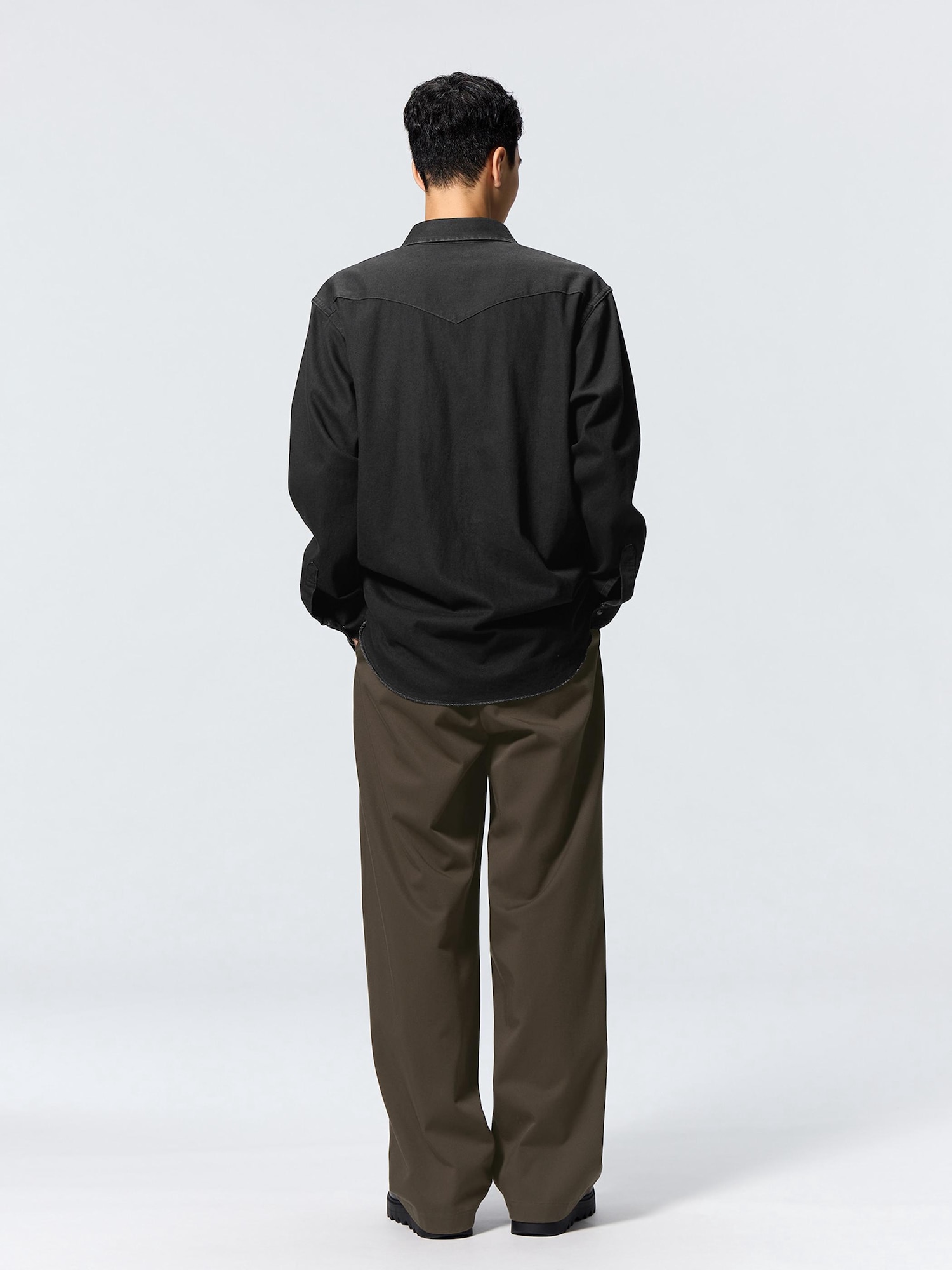 GU ツータックバギースラックス gu BLACK 黒 - メルカリ