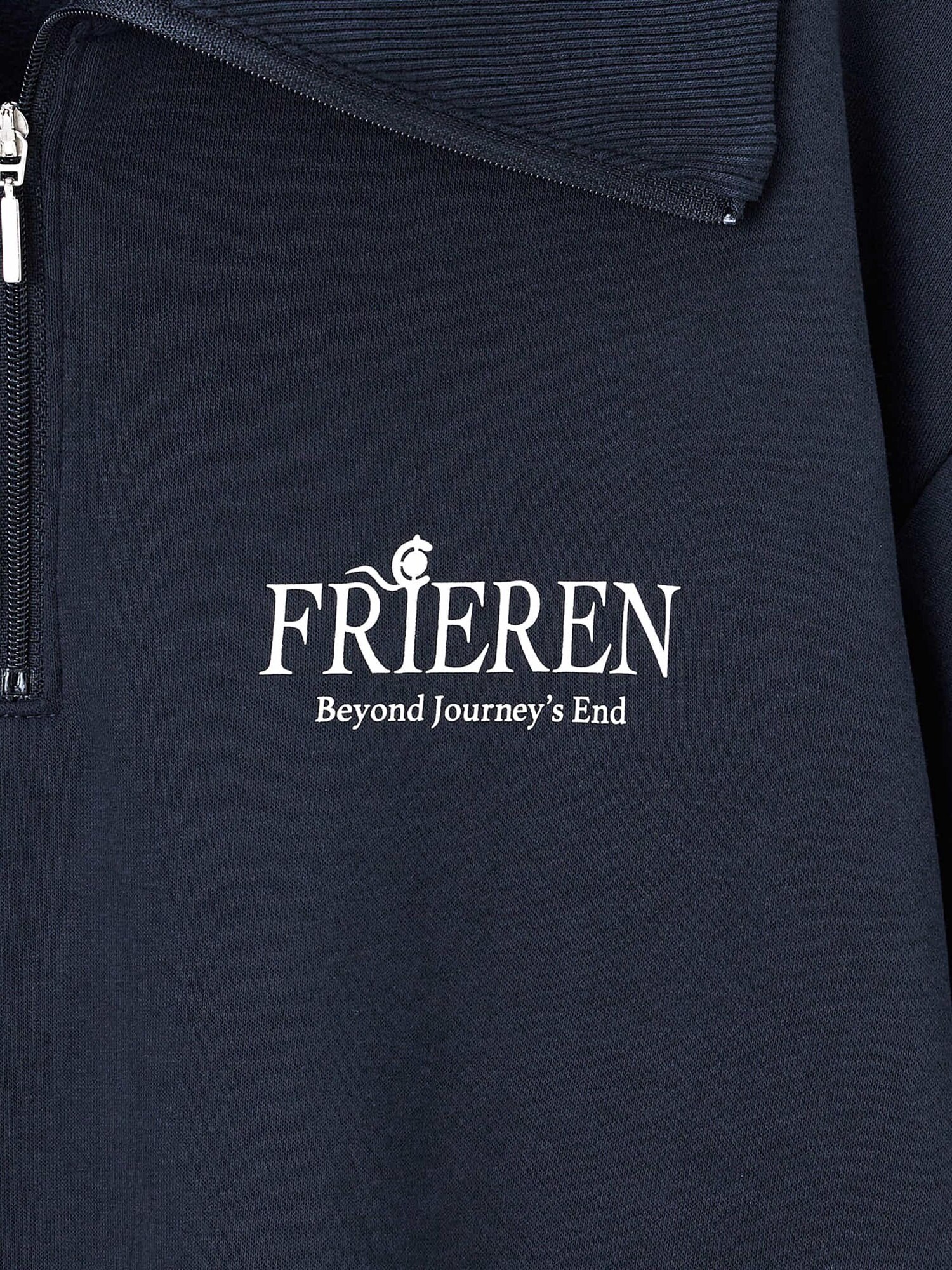 GU公式 | セーラーカラースウェットプルオーバー Frieren