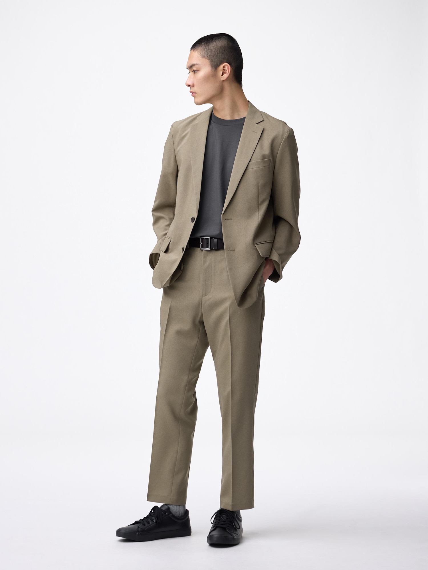 GU公式 | ウォッシャブルテーパードトラウザーSW(丈標準70.0～74.0cm)