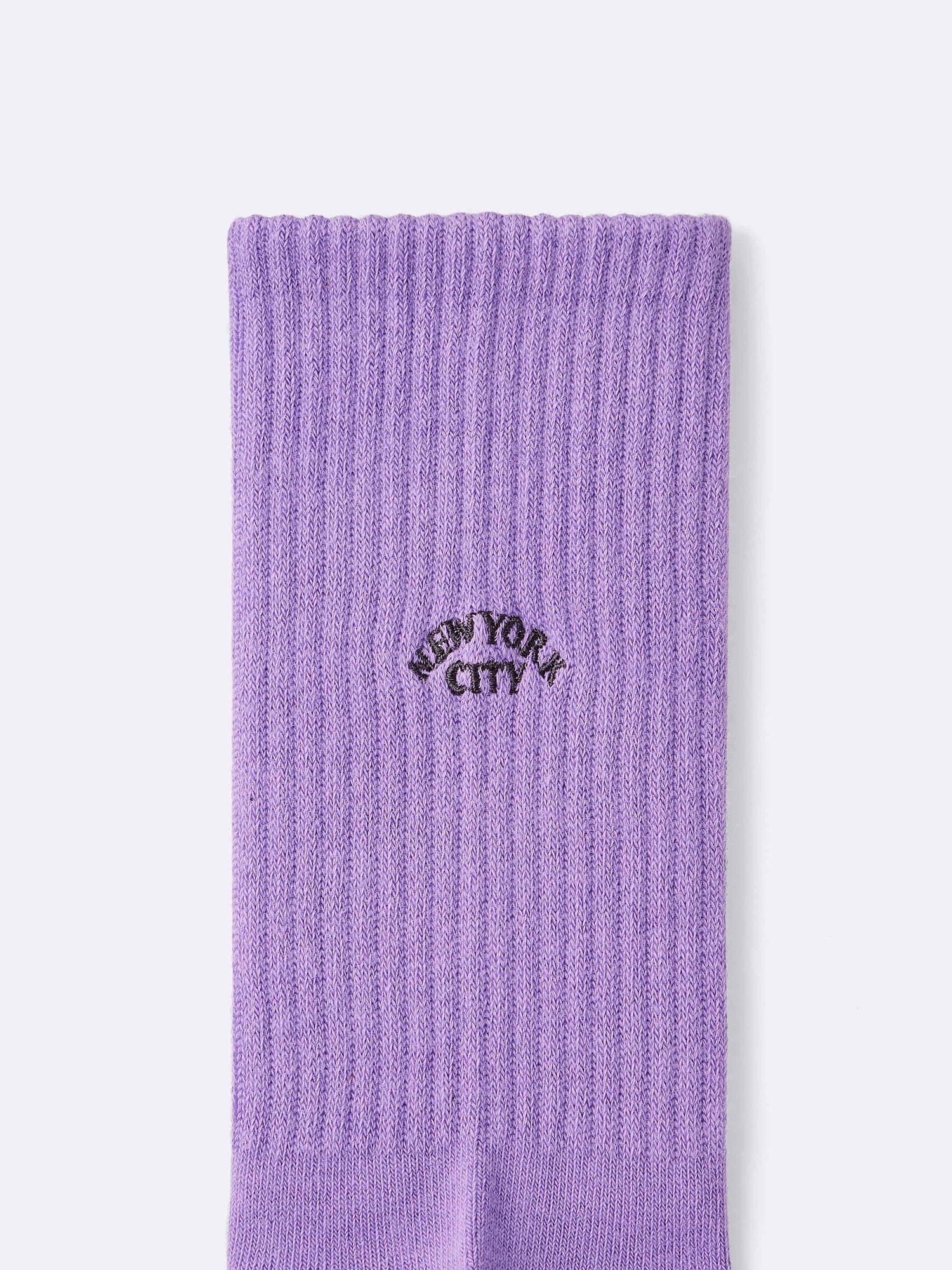 GU公式 | クルーソックス(ロゴ)